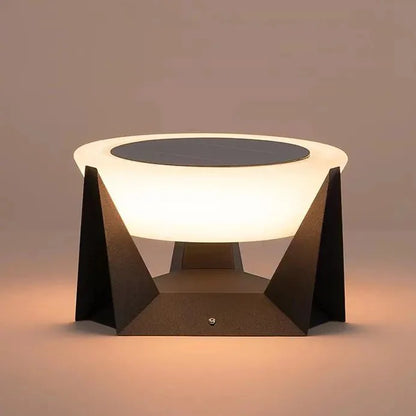 Solarbetriebene Outdoor-Lampe mit warmweißem Licht für Garten und Terrasse