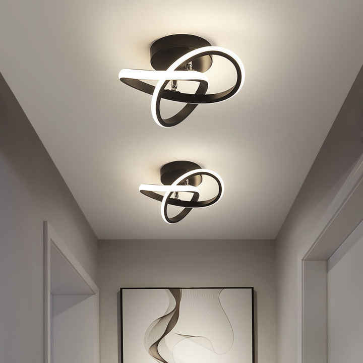 Moderne LED Deckenleuchte mit drei Ringen im skulpturalen Design