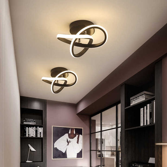 Moderne LED Deckenleuchte mit drei Ringen im skulpturalen Design