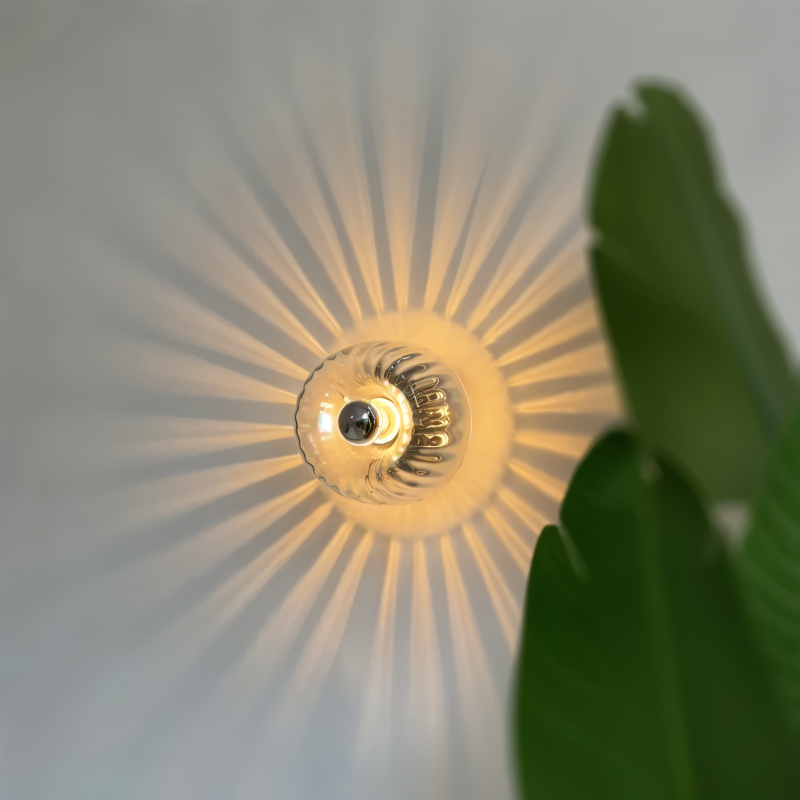 Gerippte Glas Moderne Wandleuchte - Stilvolles Lichtspiel