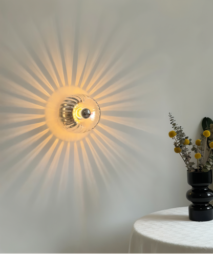 Gerippte Glas Moderne Wandleuchte - Stilvolles Lichtspiel