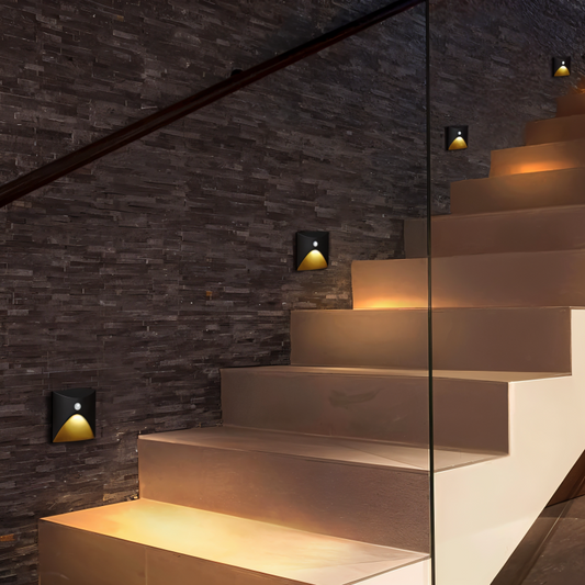 Moderne LED-Wandleuchte mit Bewegungssensor