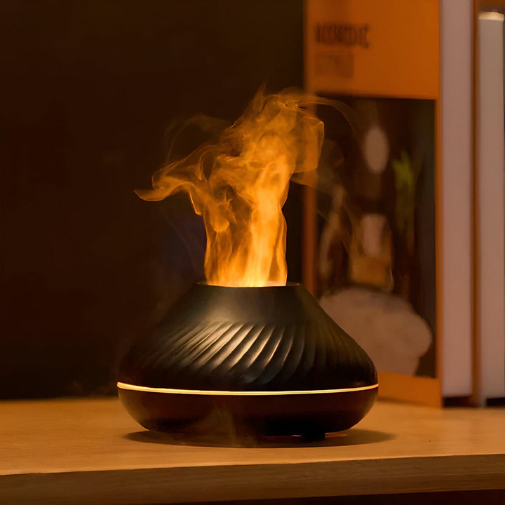 Aroma Diffuser Ultraschall Luftbefeuchter in modernem Design auf einem Tisch