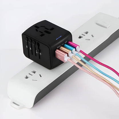 Universeller Reiseadapter mit USB-C, Schnellladen & Schutz