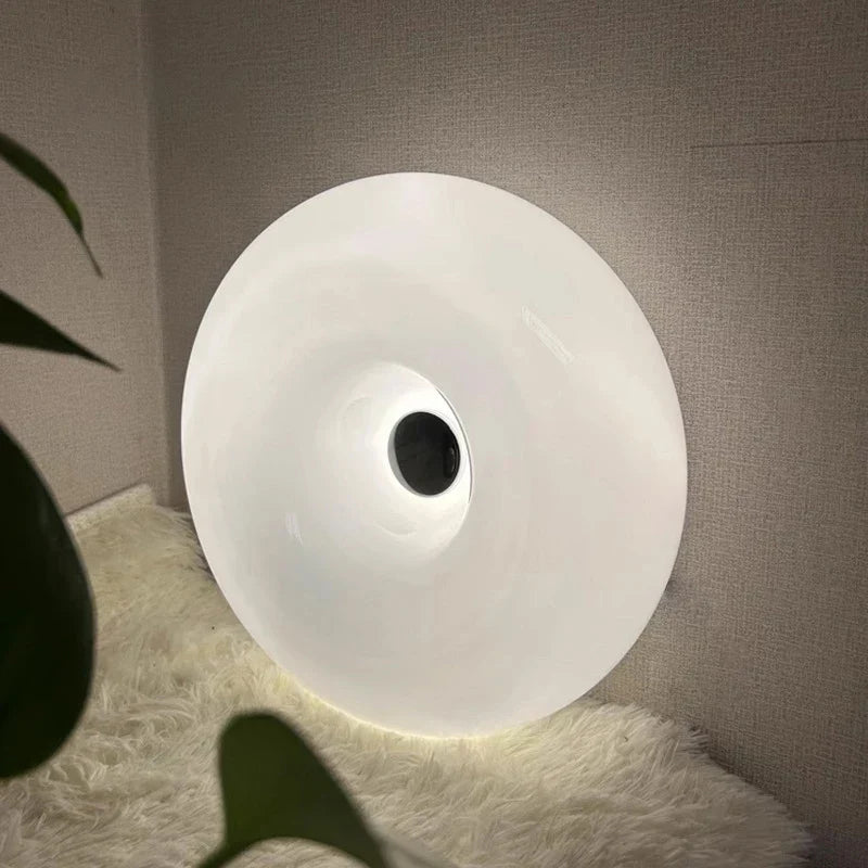 Nara LED Lampe im Bauhaus-Stil mit Donut-Design