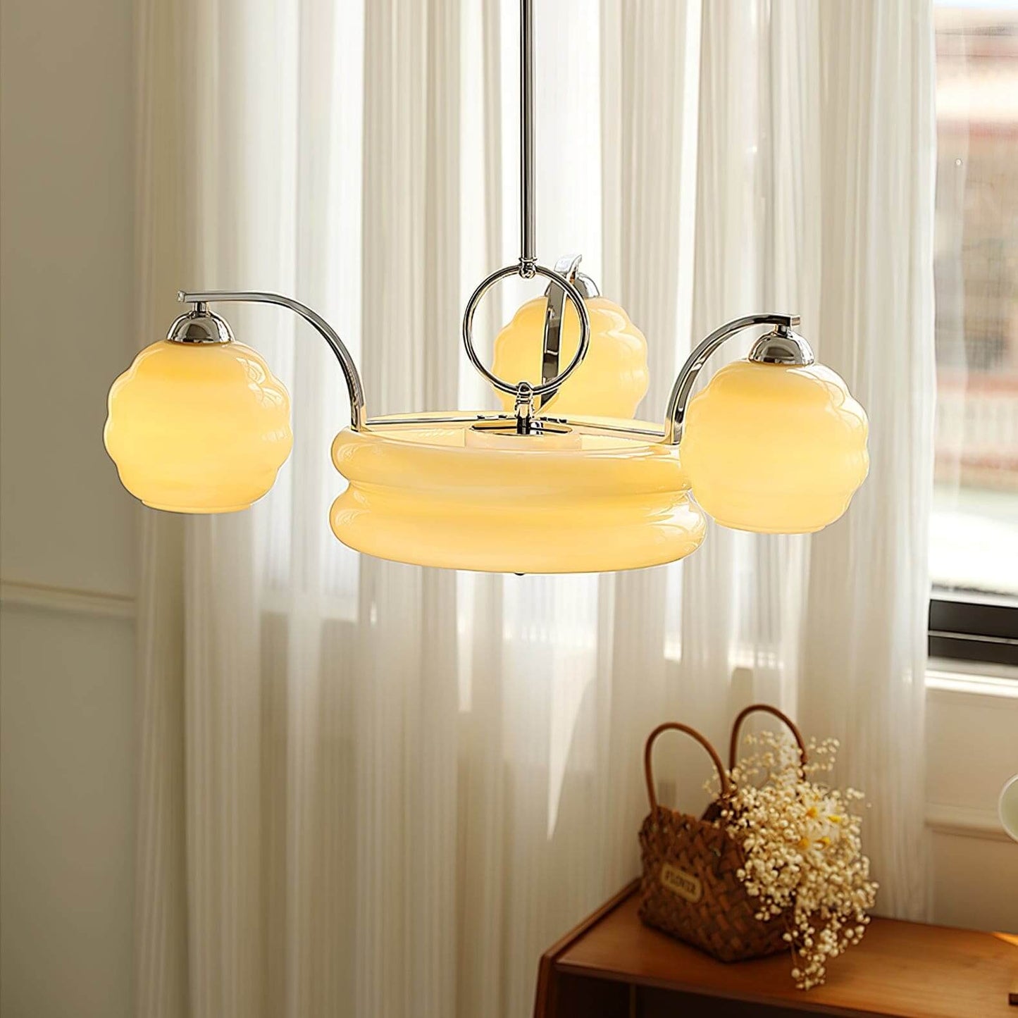 Lunara Kronleuchter mit Glasakzenten im modernen Design