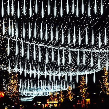 Verspielte wetterfeste LED-Meteorlichter für Garten und Balkon