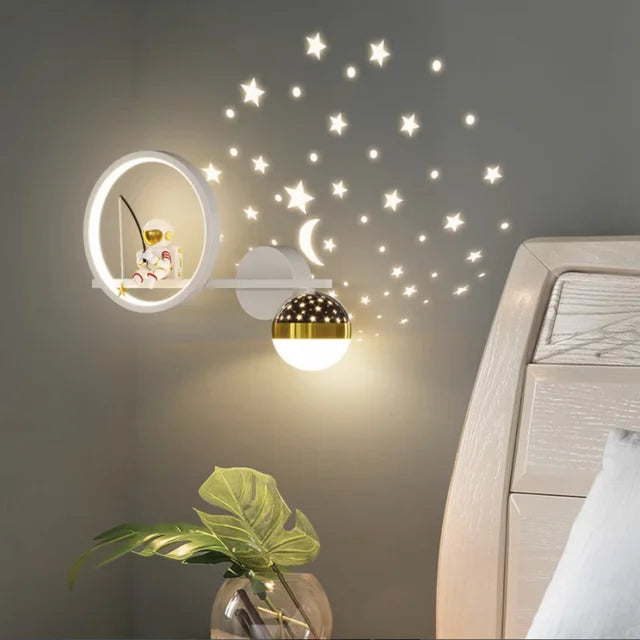 Verspielte kinderfreundliche LED-Wandleuchte für Kinderzimmer