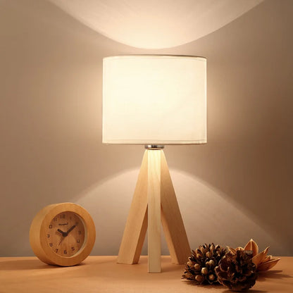 Moderne Tischleuchte aus Naturholz – Skandinavisches Design mit E27-Fassung