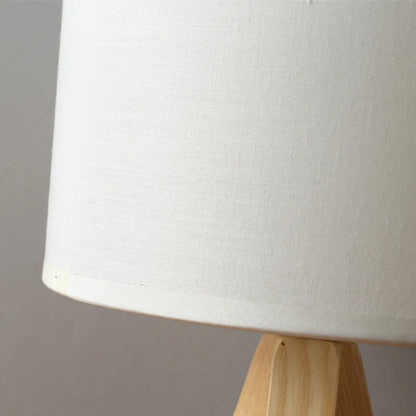 Moderne Tischleuchte aus Naturholz – Skandinavisches Design mit E27-Fassung