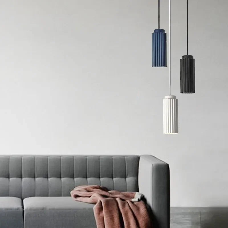 Skandinavische LED-Hängeleuchte im modernen Rillen-Design
