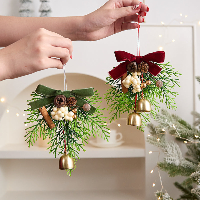 Dekorativer Kranz für die weihnachtliche Tischdekoration