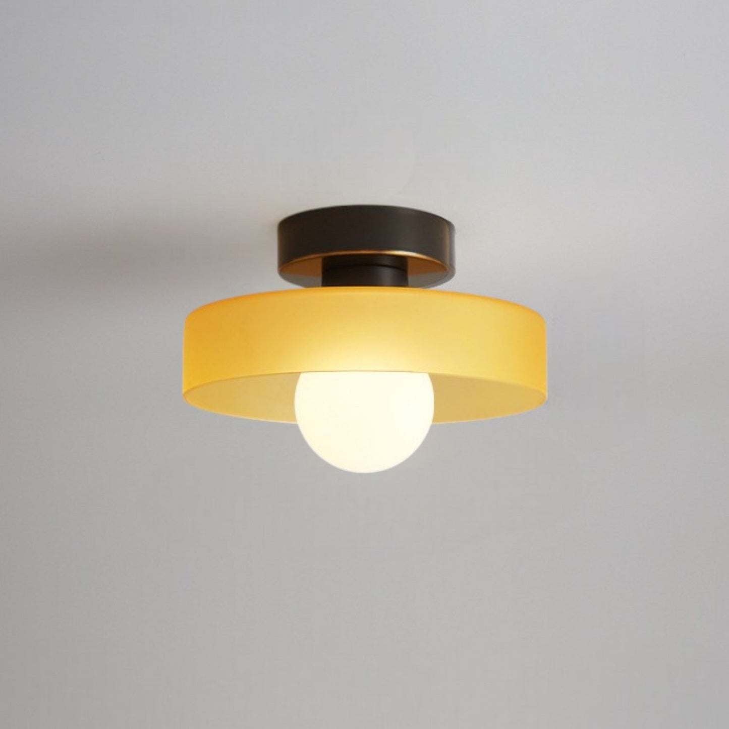 Französische Bauhaus-Deckenleuchte – Elegantes Design für moderne Räume