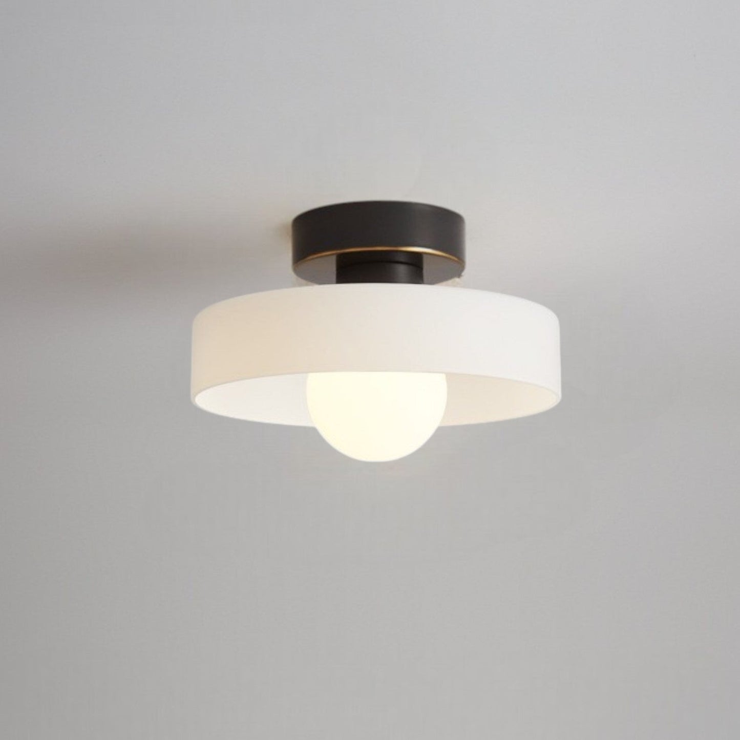 Französische Bauhaus-Deckenleuchte – Elegantes Design für moderne Räume
