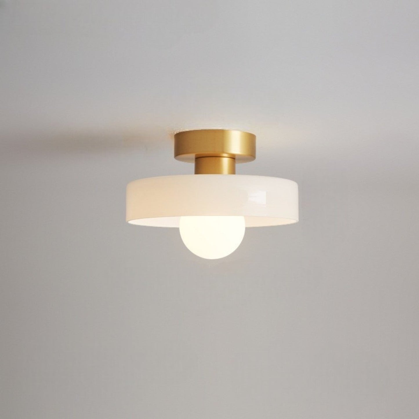 Französische Bauhaus-Deckenleuchte – Elegantes Design für moderne Räume