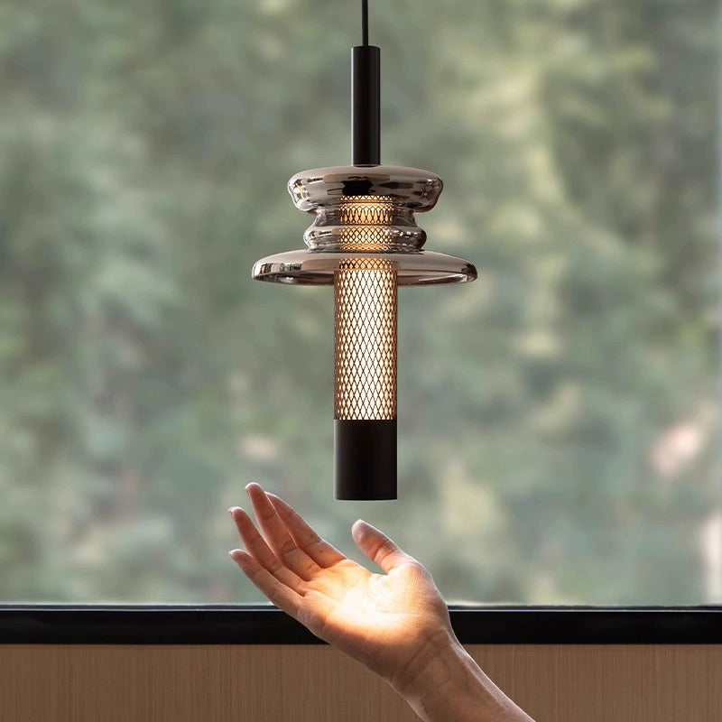 Pendelleuchte mit geometrischem Design aus Aluminium und Glas