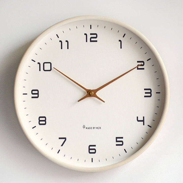 Geräuschlose Wanduhr Aus Holz Mit Zeitlosem Design