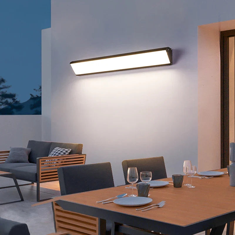 Elegante LED-Wandleuchte für den Außenbereich