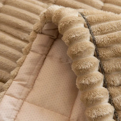 Sofahusse mit Faltenkante – Flanell Überwurf für stilvollen Schutz