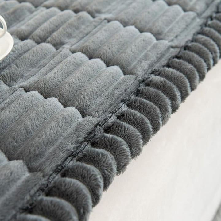 Sofahusse mit Faltenkante – Flanell Überwurf für stilvollen Schutz