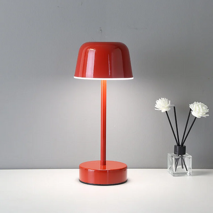 Kabellose dimmbare Tischlampe aus Metall