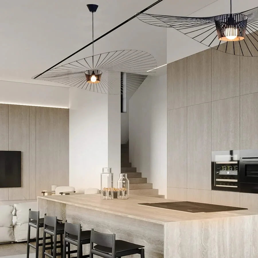LED Pendelleuchte Vertigo im Strohhut-Design – vintage, modern & leicht