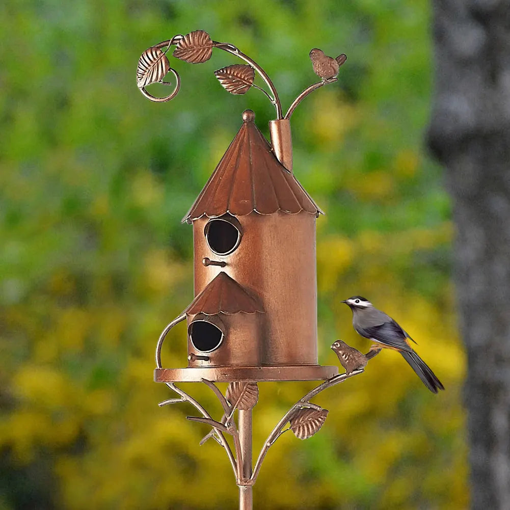 Dekoratives wetterfestes Vogelhaus mit Stab für stilvolle Gartengestaltung