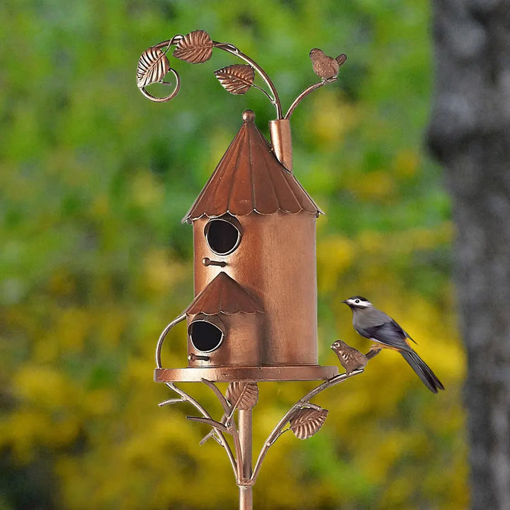 Dekoratives wetterfestes Vogelhaus mit Stab für stilvolle Gartengestaltung