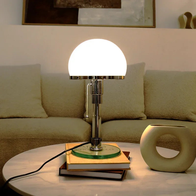 Bauhaus Sphere Tischlampe mit Glas-Kugelschirm