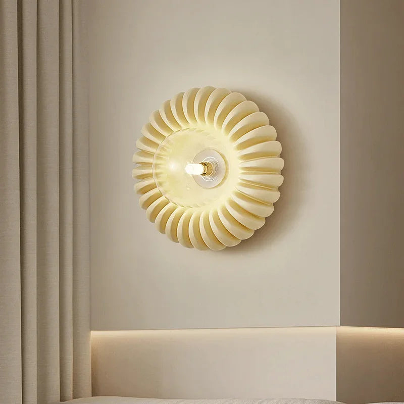 Runde Wandlampe mit Milchglas – Dekoratives Design für Wohn- und Schlafzimmer