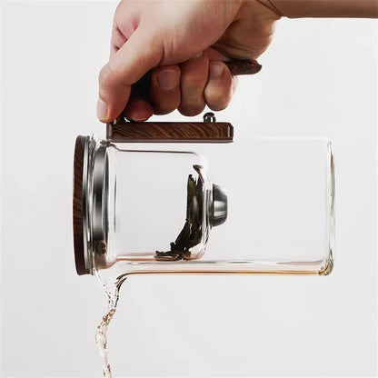 Elegante Glasteekanne mit Edelstahl-Infuser