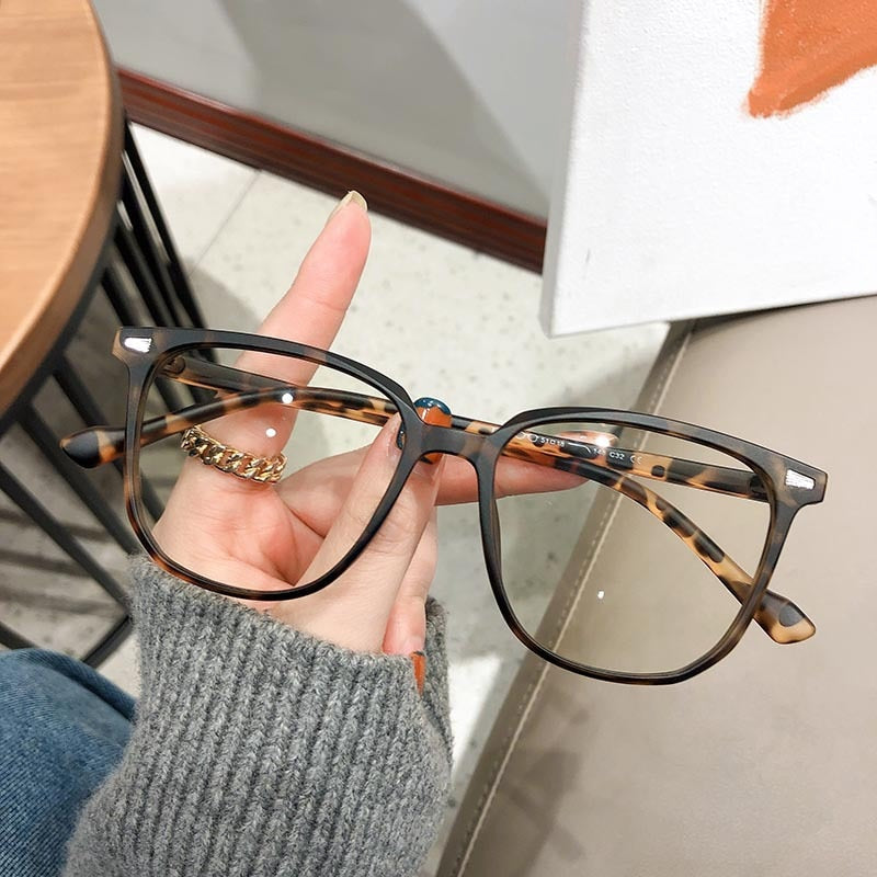 Leichte Dioptrienbrille mit Blaulichtfilter – stilvoll & augenschonend