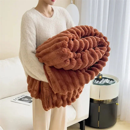 Kuschelige Fleecedecke aus Lammfellimitat - Weiche Sofadecke für warme Wintertage