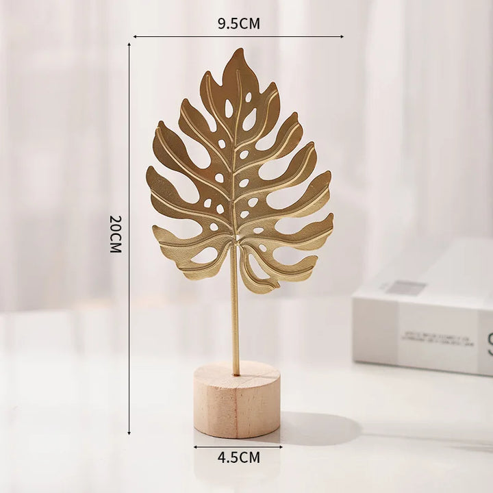 Goldene Ginkgo-Figur als stilvolle Geschenkidee