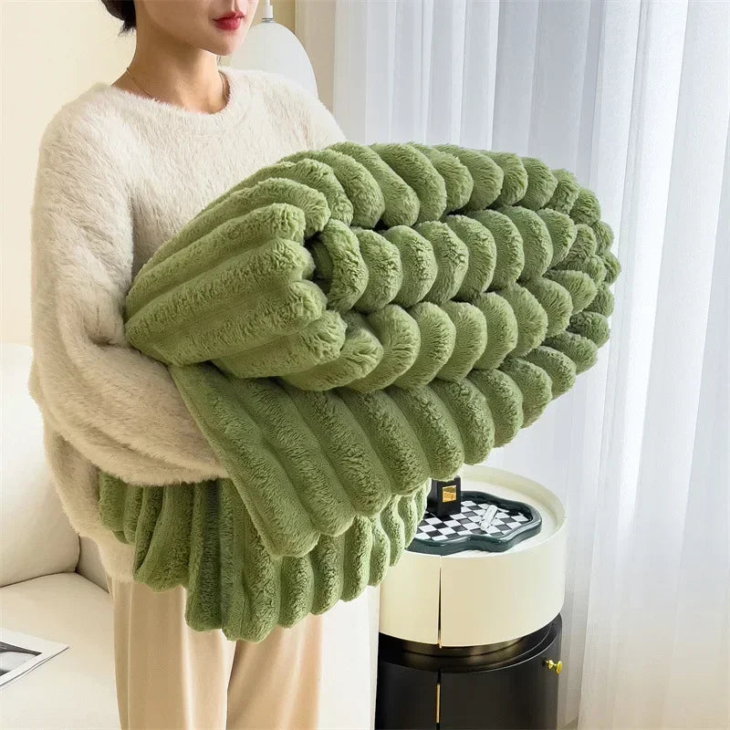 Kuschelige Fleecedecke aus Lammfellimitat - Weiche Sofadecke für warme Wintertage