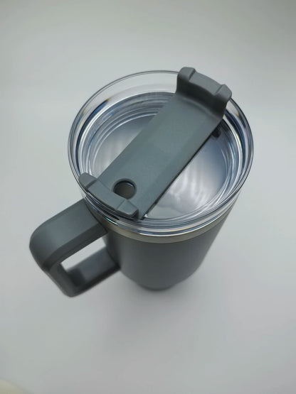 Isolierter Edelstahl-Trinkbecher mit Henkel & Deckel