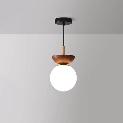 Deckenleuchte mit Glas Kugel und Holzoptik im japanisch-nordischen Stil
