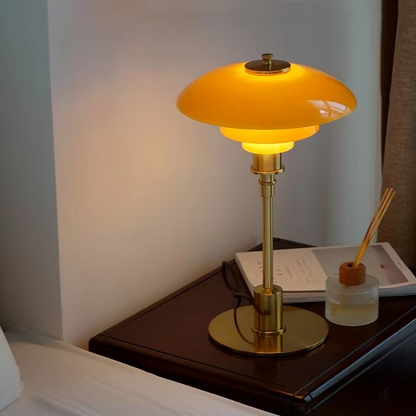 Dimmbare Tischlampe im dänischen Design