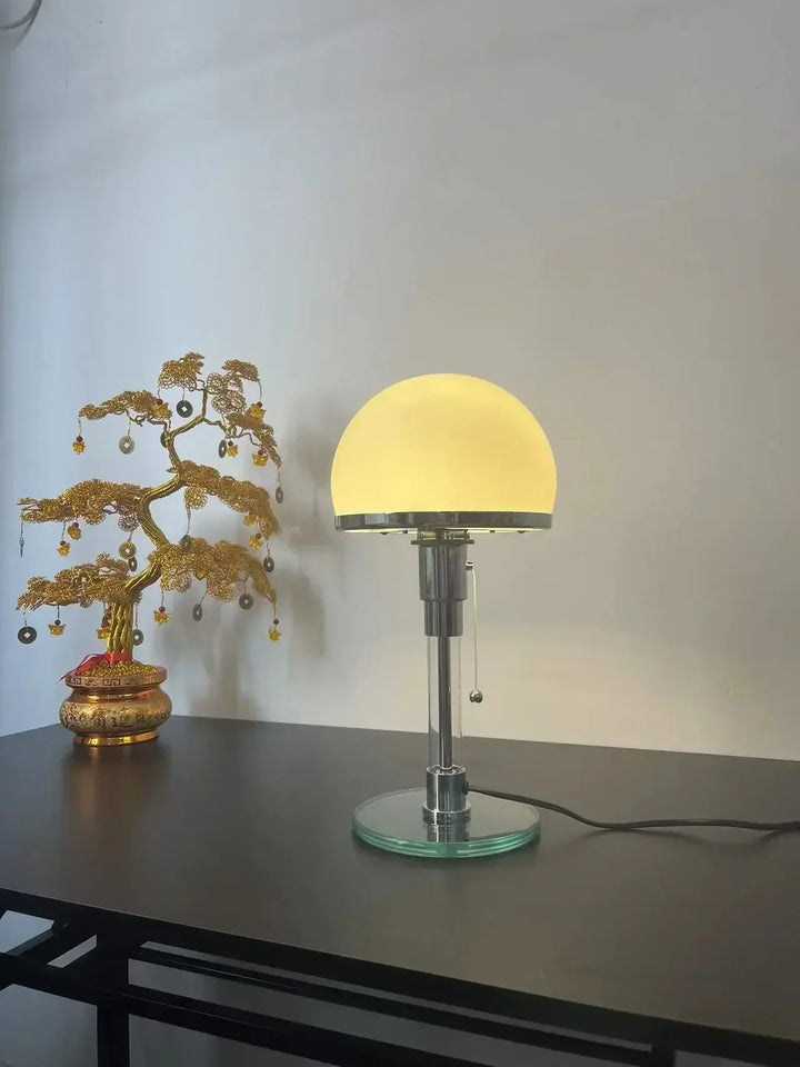 Bauhaus Sphere Tischlampe mit Glas-Kugelschirm