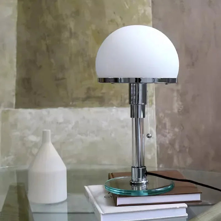 Bauhaus Sphere Tischlampe mit Glas-Kugelschirm