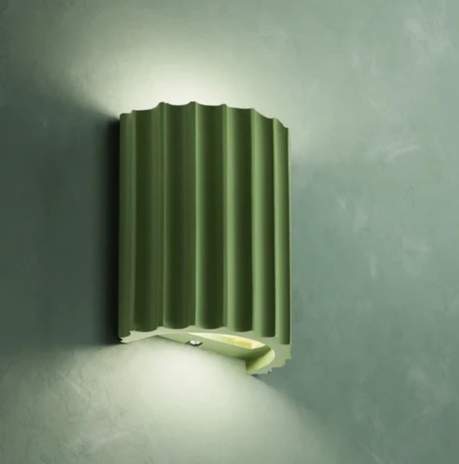 Moderne Wandlampe aus Kunstharz – Stilvolle LED-Wandleuchte für Wohn- und Schlafräume