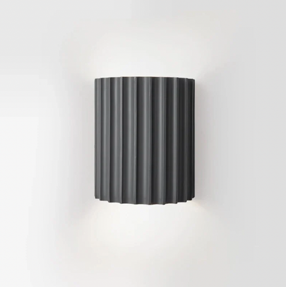 Moderne Wandlampe aus Kunstharz – Stilvolle LED-Wandleuchte für Wohn- und Schlafräume