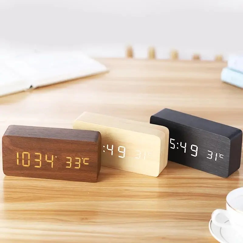 Digitaler Holz-Wecker mit LED-Anzeige