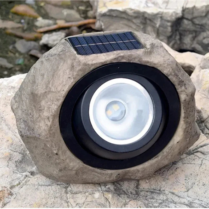 Solarbetriebene LED-Wegeleuchte im Naturstein-Design