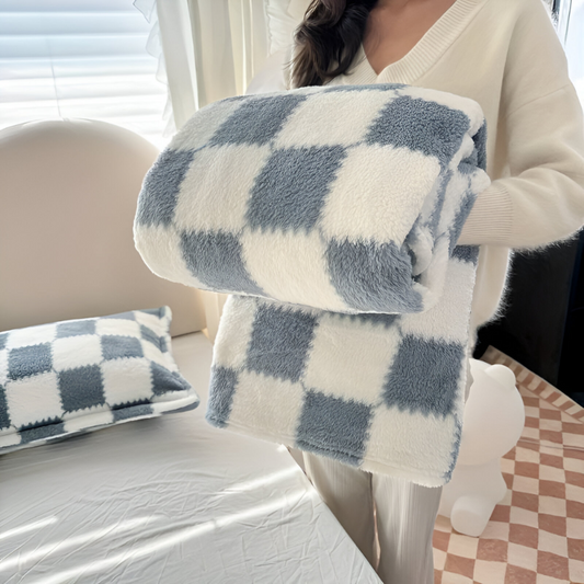 Karierte Fleecedecke – Buntes Plaid mit fröhlichem Muster für alle Jahreszeiten