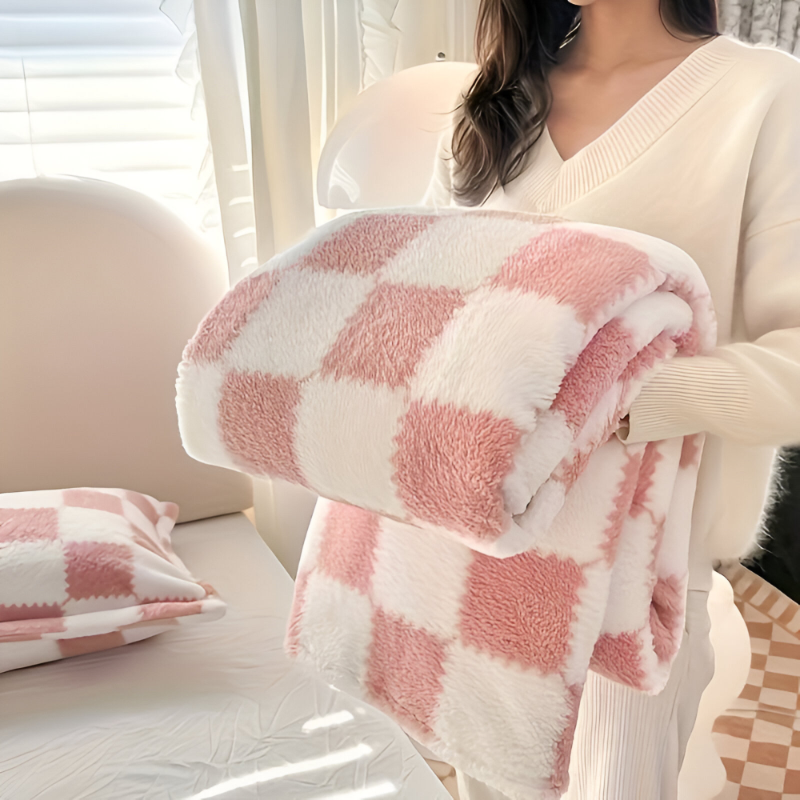 Karierte Fleecedecke – Buntes Plaid mit fröhlichem Muster für alle Jahreszeiten