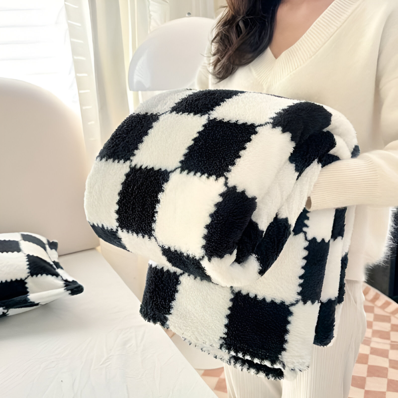 Karierte Fleecedecke – Buntes Plaid mit fröhlichem Muster für alle Jahreszeiten