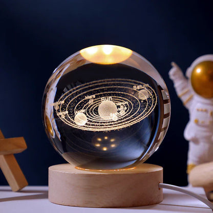 Leuchtende Kristallkugel mit 3D-Universum für Schlafzimmer und Wohnzimmer