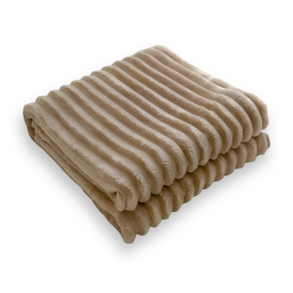 Gestreifte Fleecedecke – Dicke Ripp-Optik für Sofa und Bett