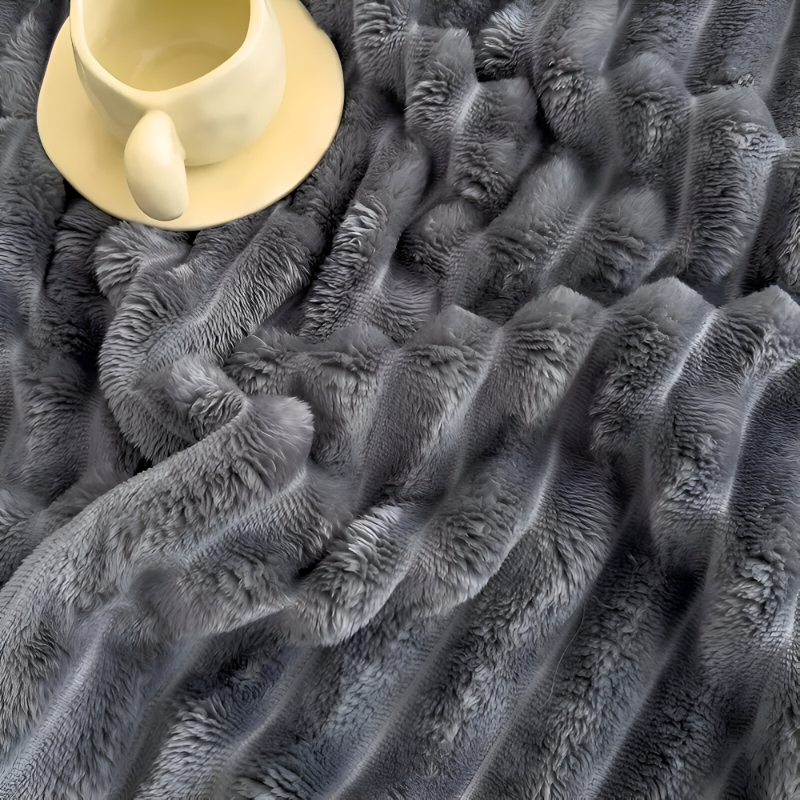 Gestreifte Fleecedecke – Dicke Ripp-Optik für Sofa und Bett